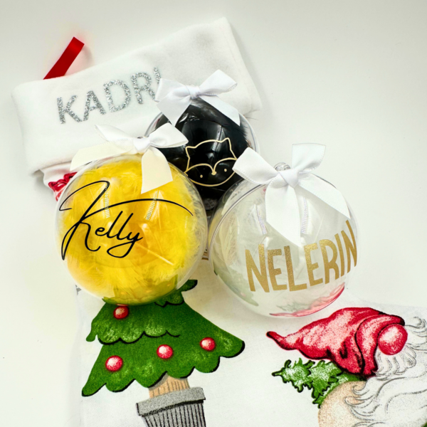 Personaalne jõulukuul sulgedega plastik valge must kollane
